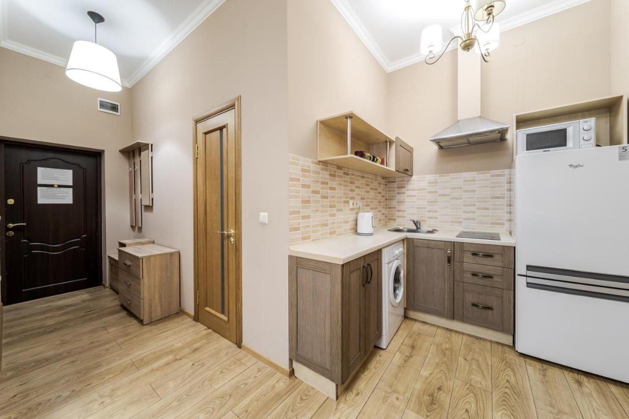 Apartment On Stavropihiiska Street 1 Lviv Bagian luar foto