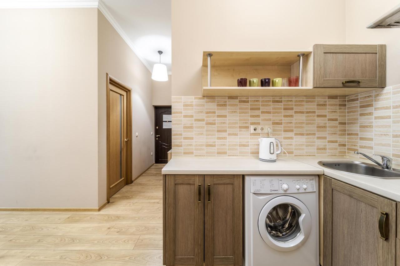 Apartment On Stavropihiiska Street 1 Lviv Bagian luar foto