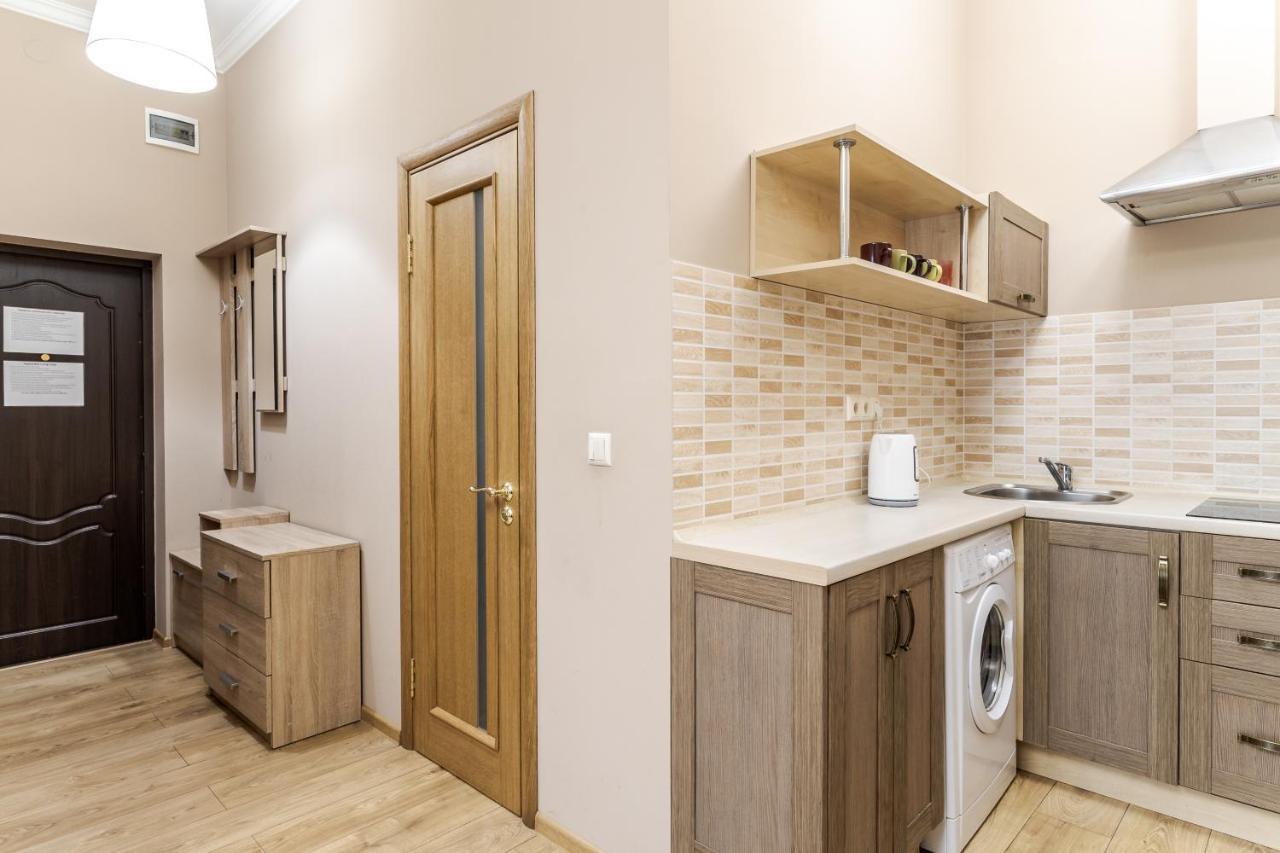 Apartment On Stavropihiiska Street 1 Lviv Bagian luar foto