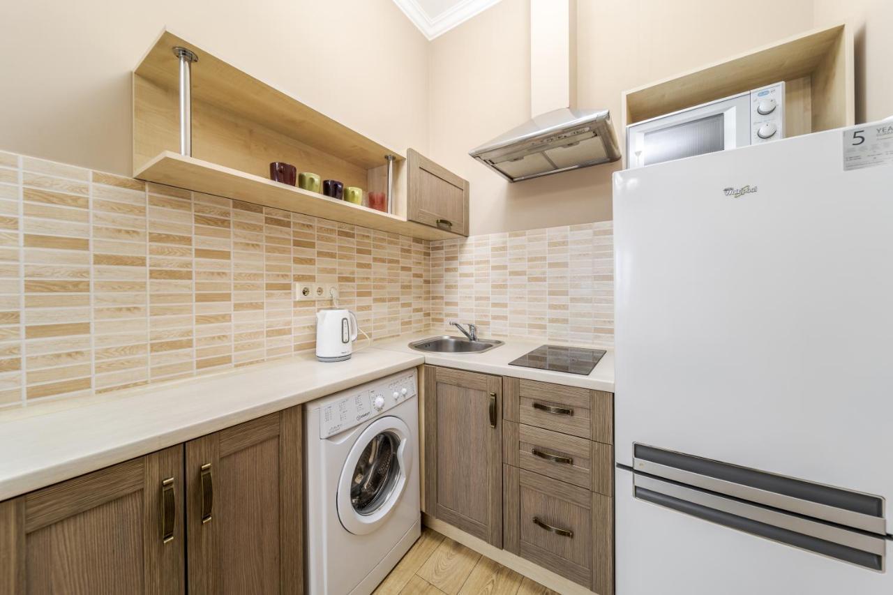 Apartment On Stavropihiiska Street 1 Lviv Bagian luar foto