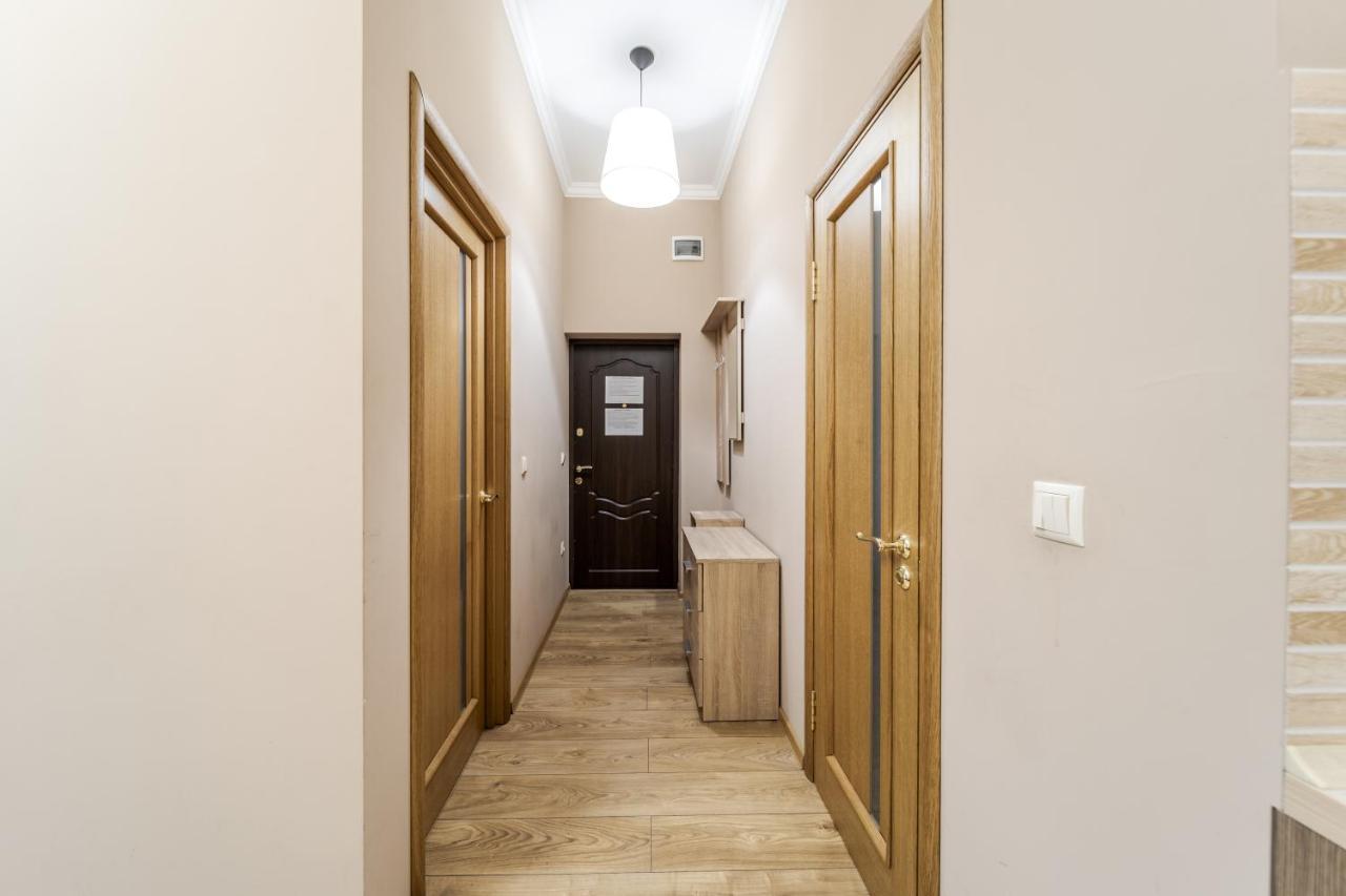 Apartment On Stavropihiiska Street 1 Lviv Bagian luar foto