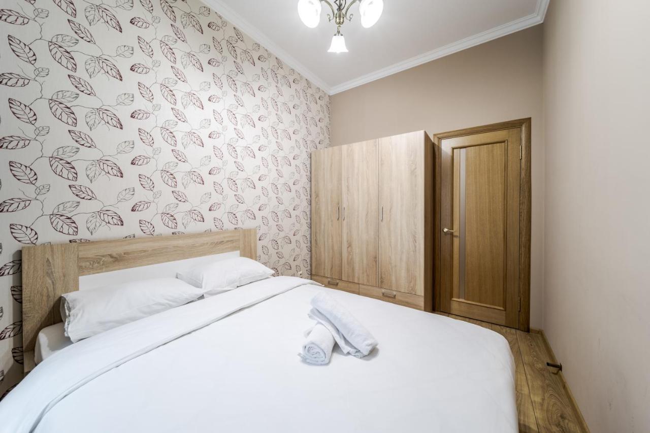 Apartment On Stavropihiiska Street 1 Lviv Bagian luar foto