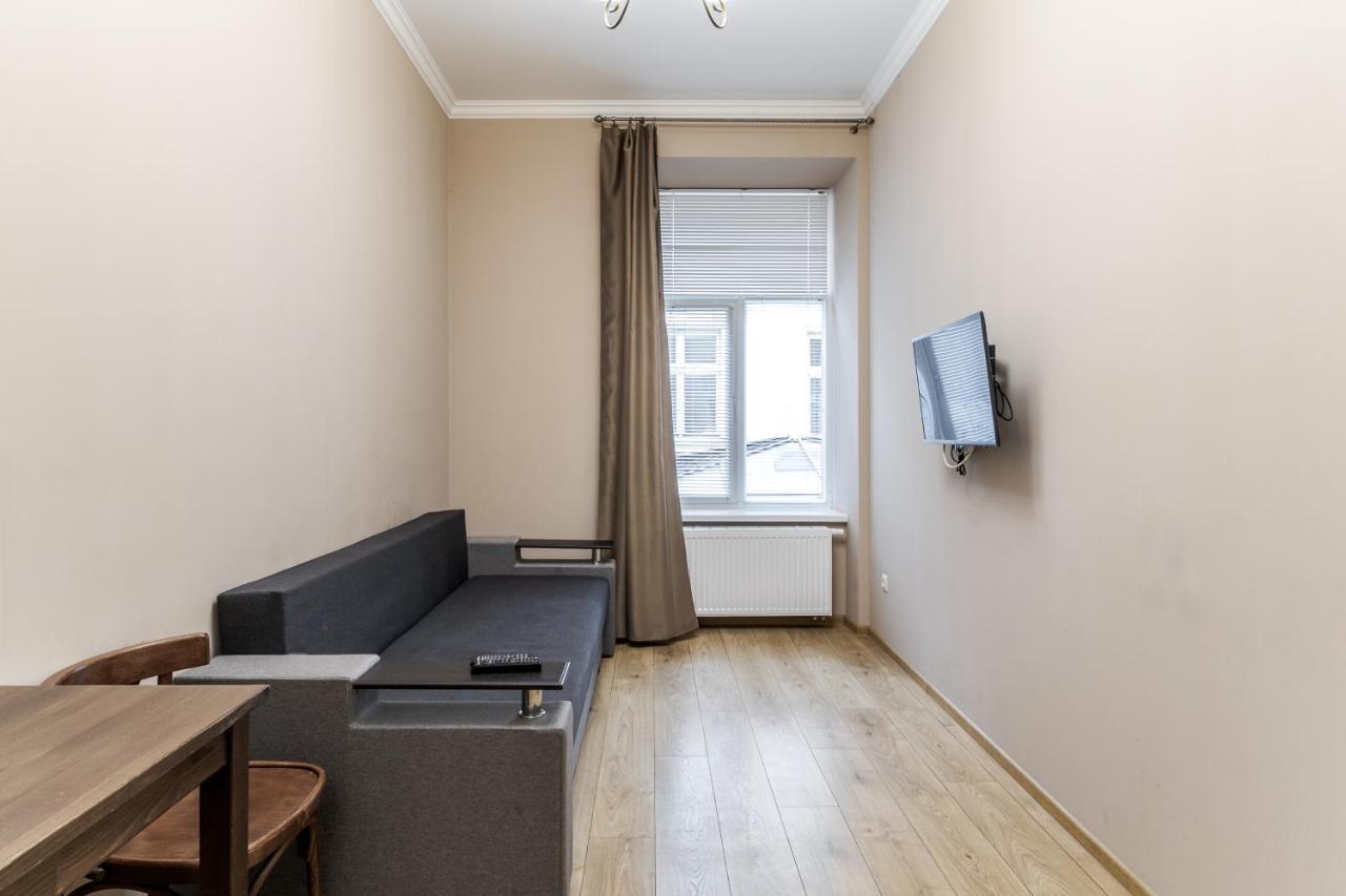 Apartment On Stavropihiiska Street 1 Lviv Bagian luar foto