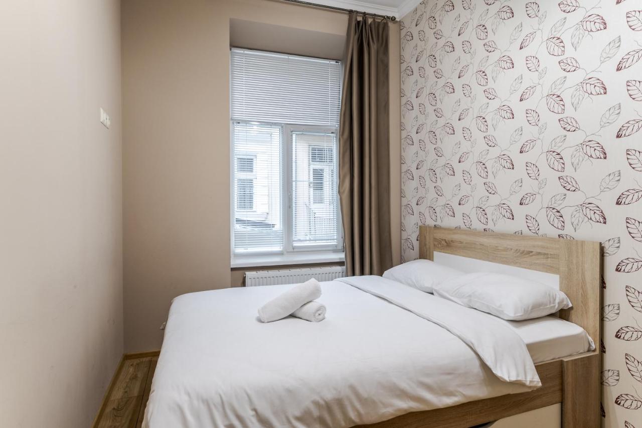 Apartment On Stavropihiiska Street 1 Lviv Bagian luar foto