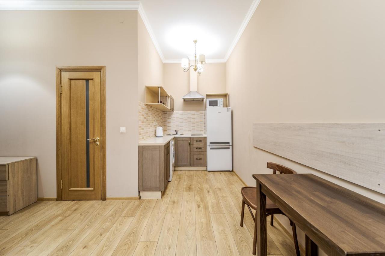 Apartment On Stavropihiiska Street 1 Lviv Bagian luar foto